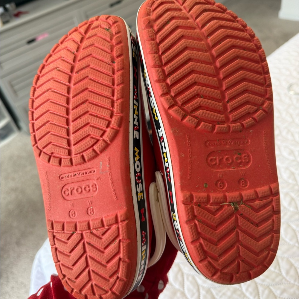 Minnie Mouse Red Croc Sandals with White Strap - Picture 4 of 4
